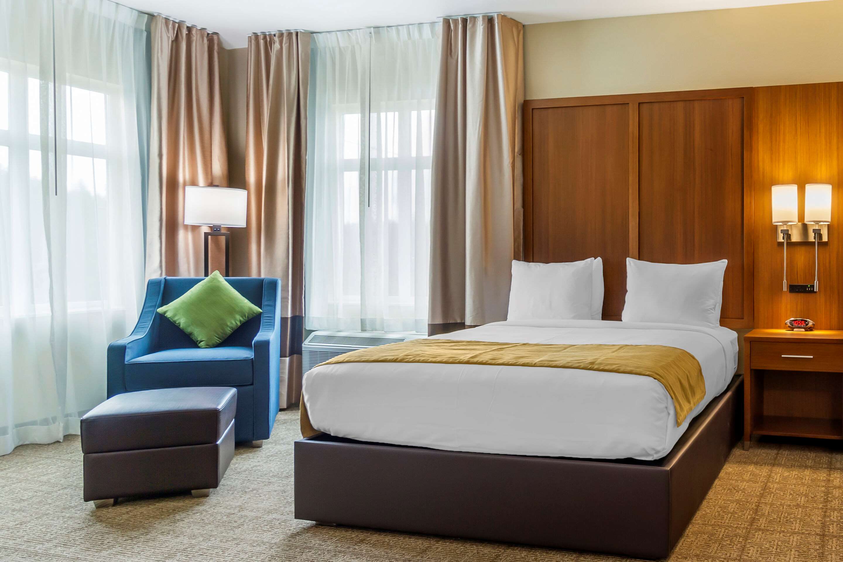 Comfort Inn & Suites Lakewood by JBLM