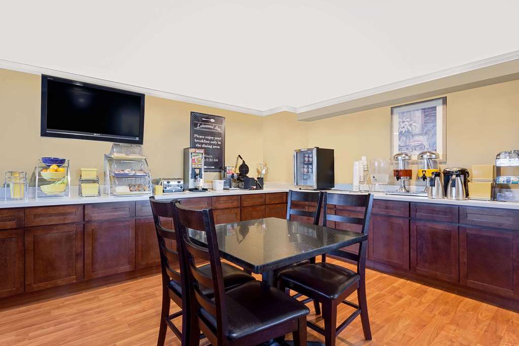 Days Inn by Wyndham Lakewood South Tacoma