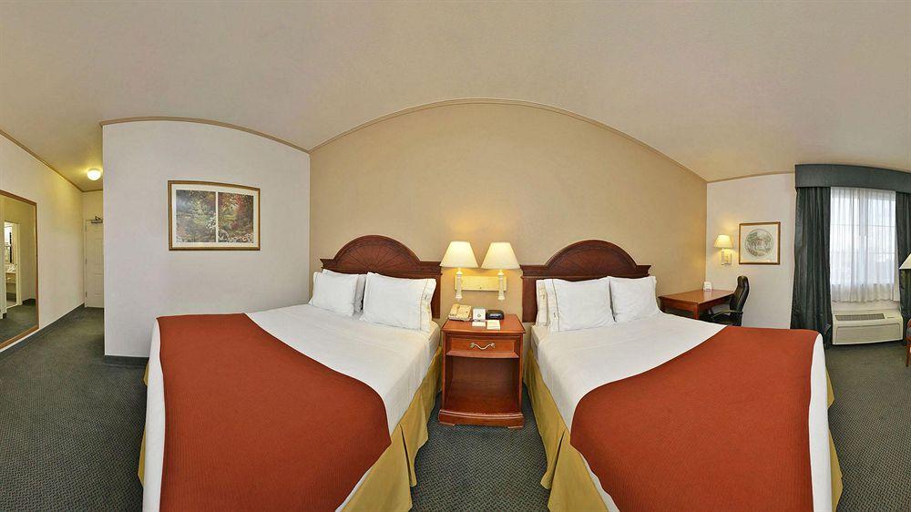 Holiday Inn Express Hotel & Suites Tacoma South - Lakewood