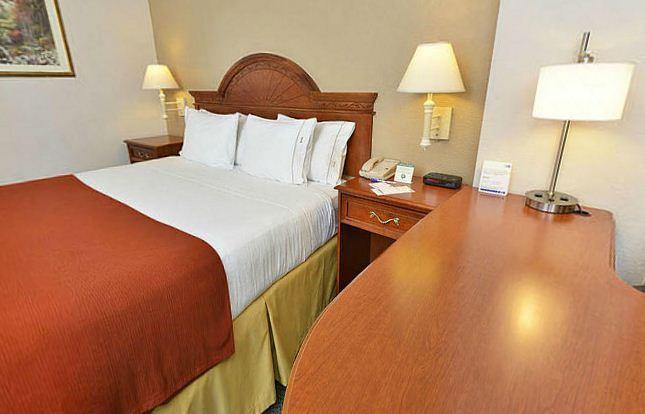 Holiday Inn Express Hotel & Suites Tacoma South - Lakewood