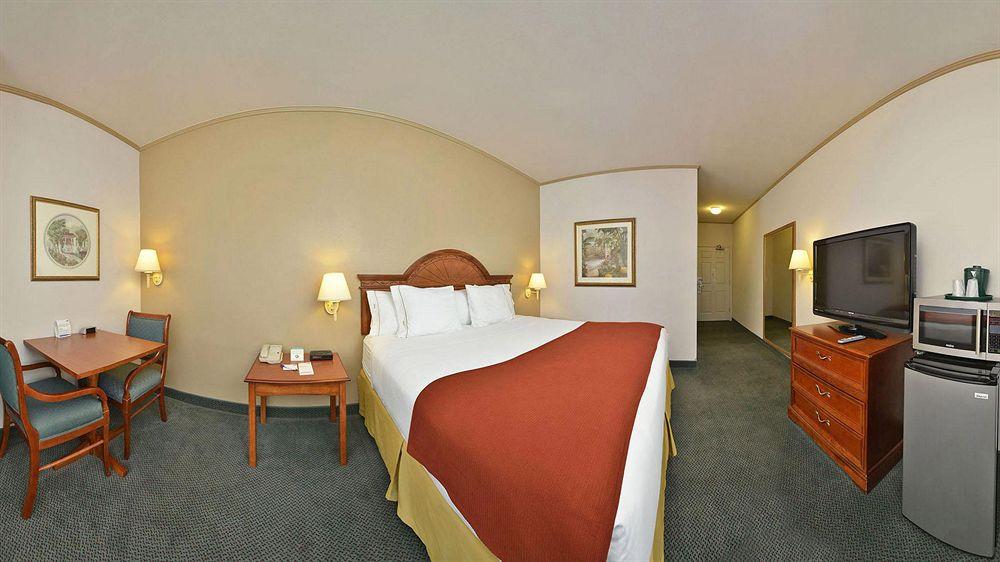 Holiday Inn Express Hotel & Suites Tacoma South - Lakewood