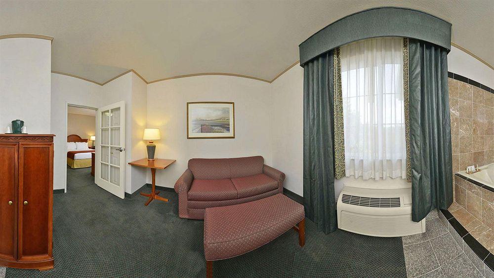 Holiday Inn Express Hotel & Suites Tacoma South - Lakewood