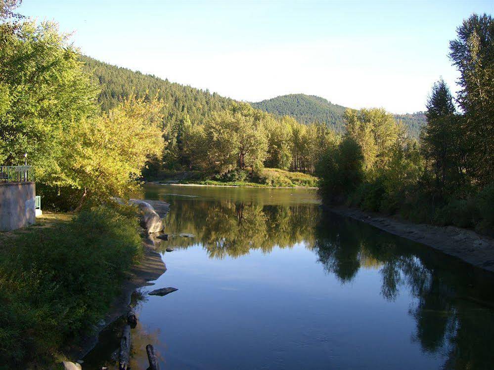 Blackbird Lodge