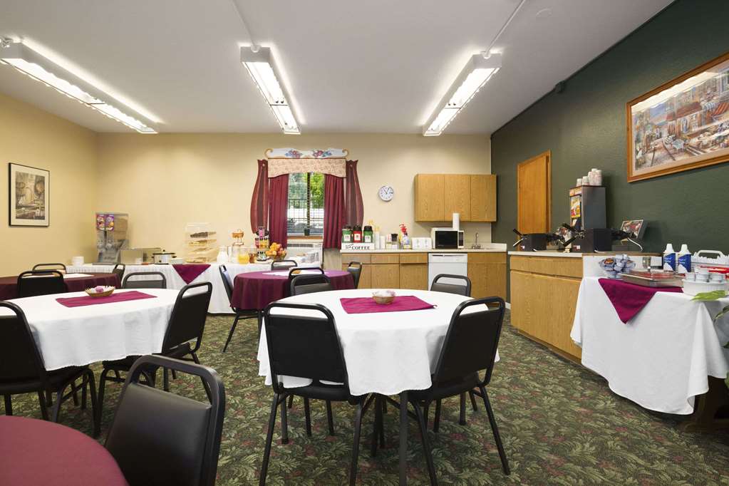 Howard Johnson by Wyndham Leavenworth