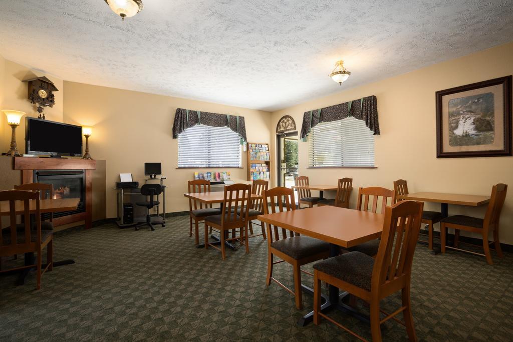 Howard Johnson by Wyndham Leavenworth