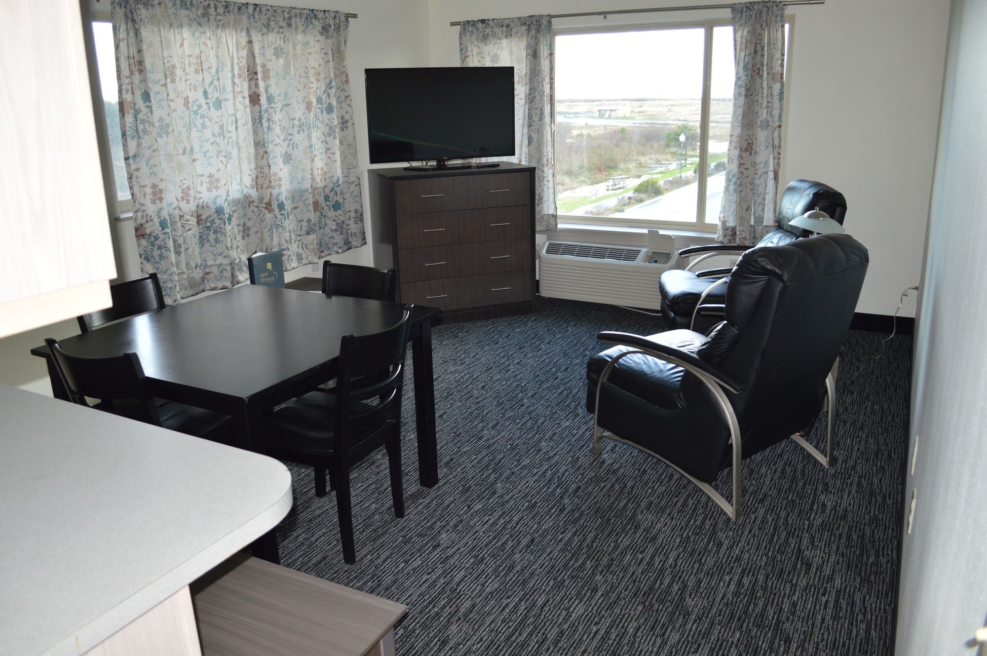 Cedars Ocean View Inn