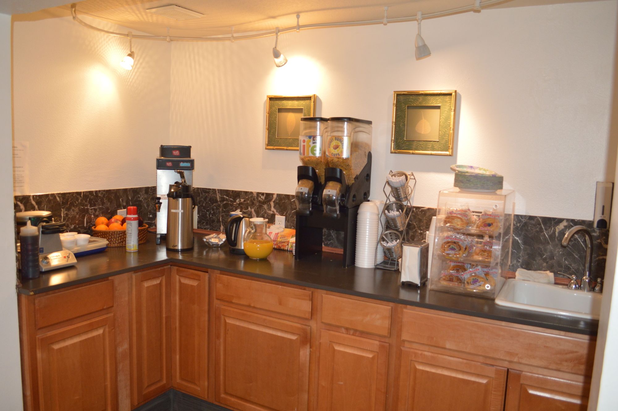 Cedars Ocean View Inn