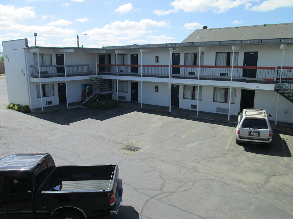 Travelers Inn by OYO Longview Kelso