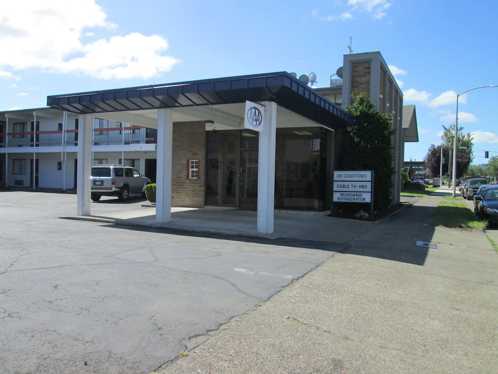 Travelers Inn by OYO Longview Kelso