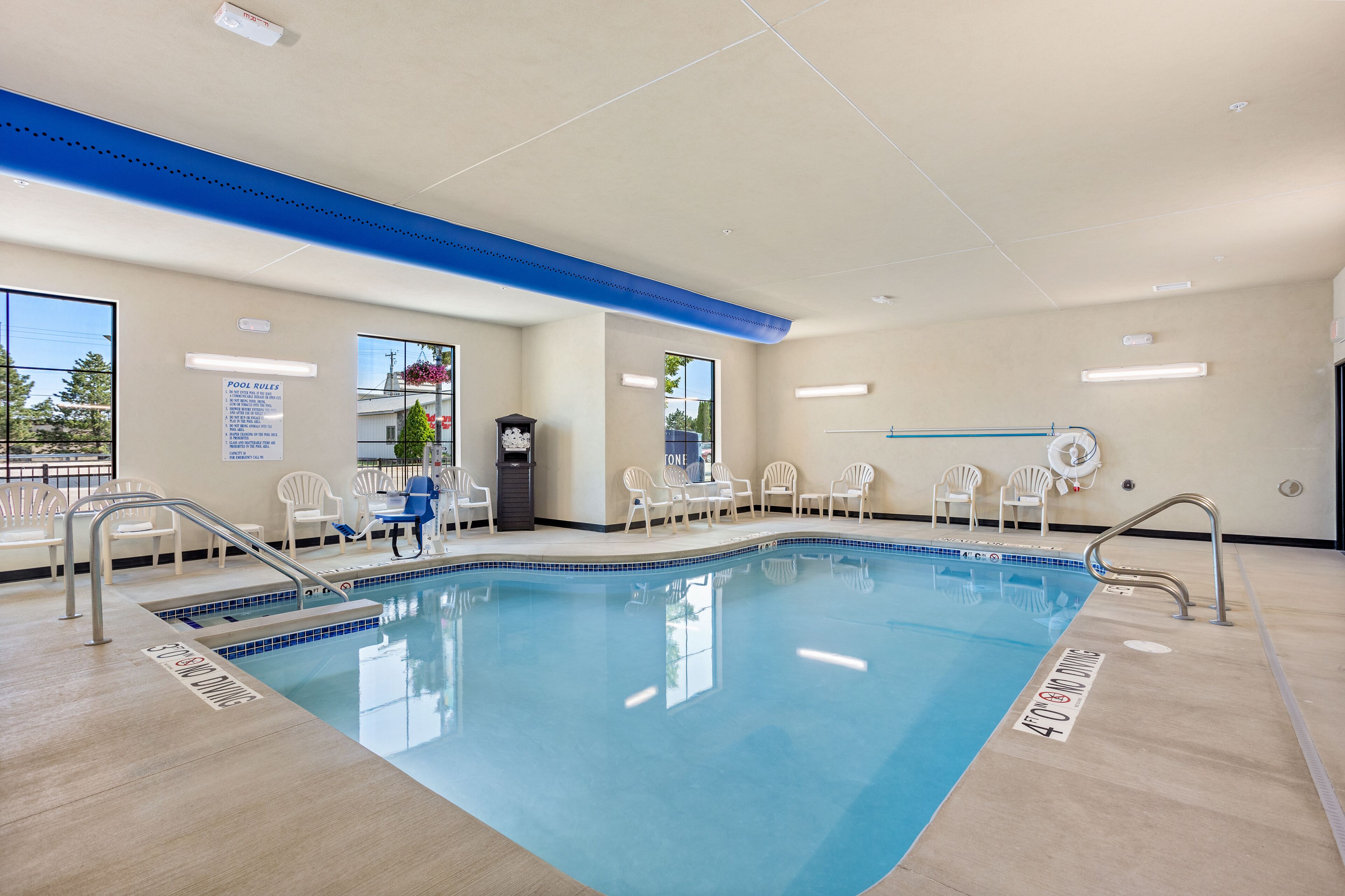 Cobblestone Hotel And Suites