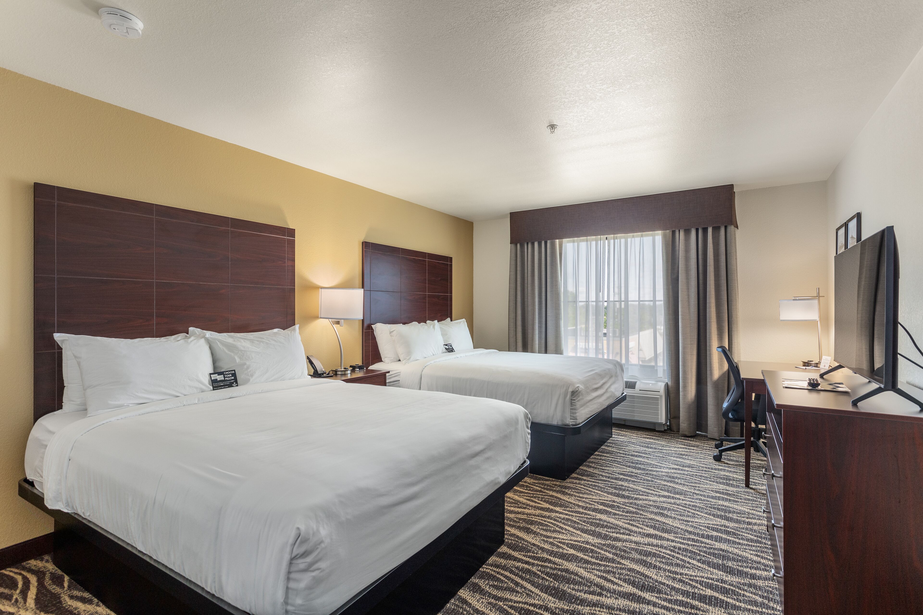 Cobblestone Hotel And Suites