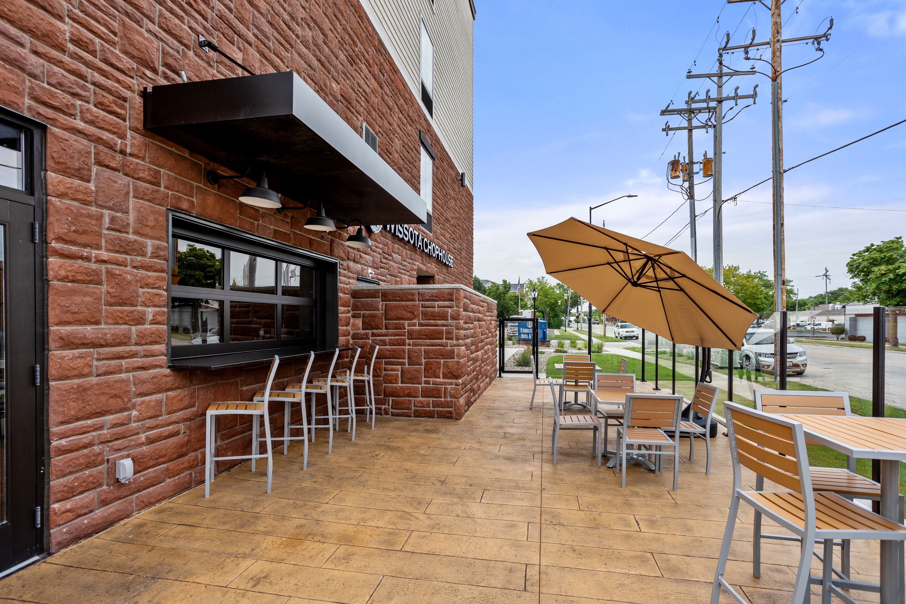 Cobblestone Hotel And Suites