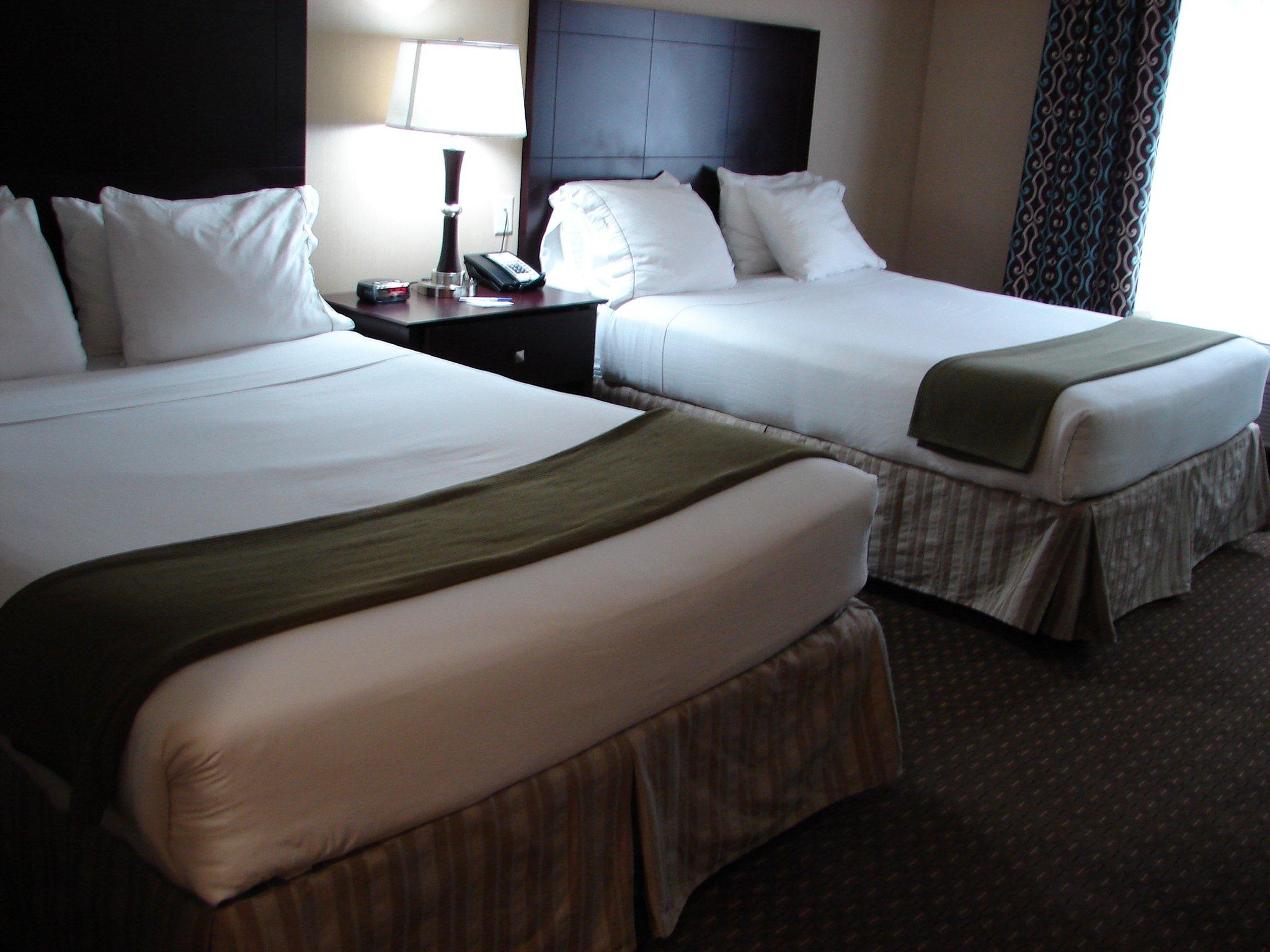 Holiday Inn Express & Suites Lynnwood