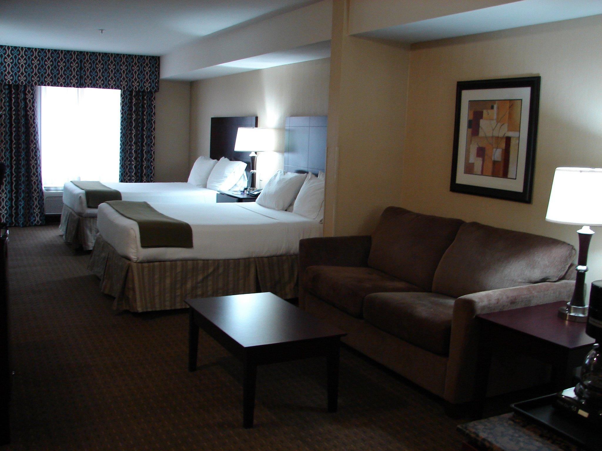 Holiday Inn Express & Suites Lynnwood