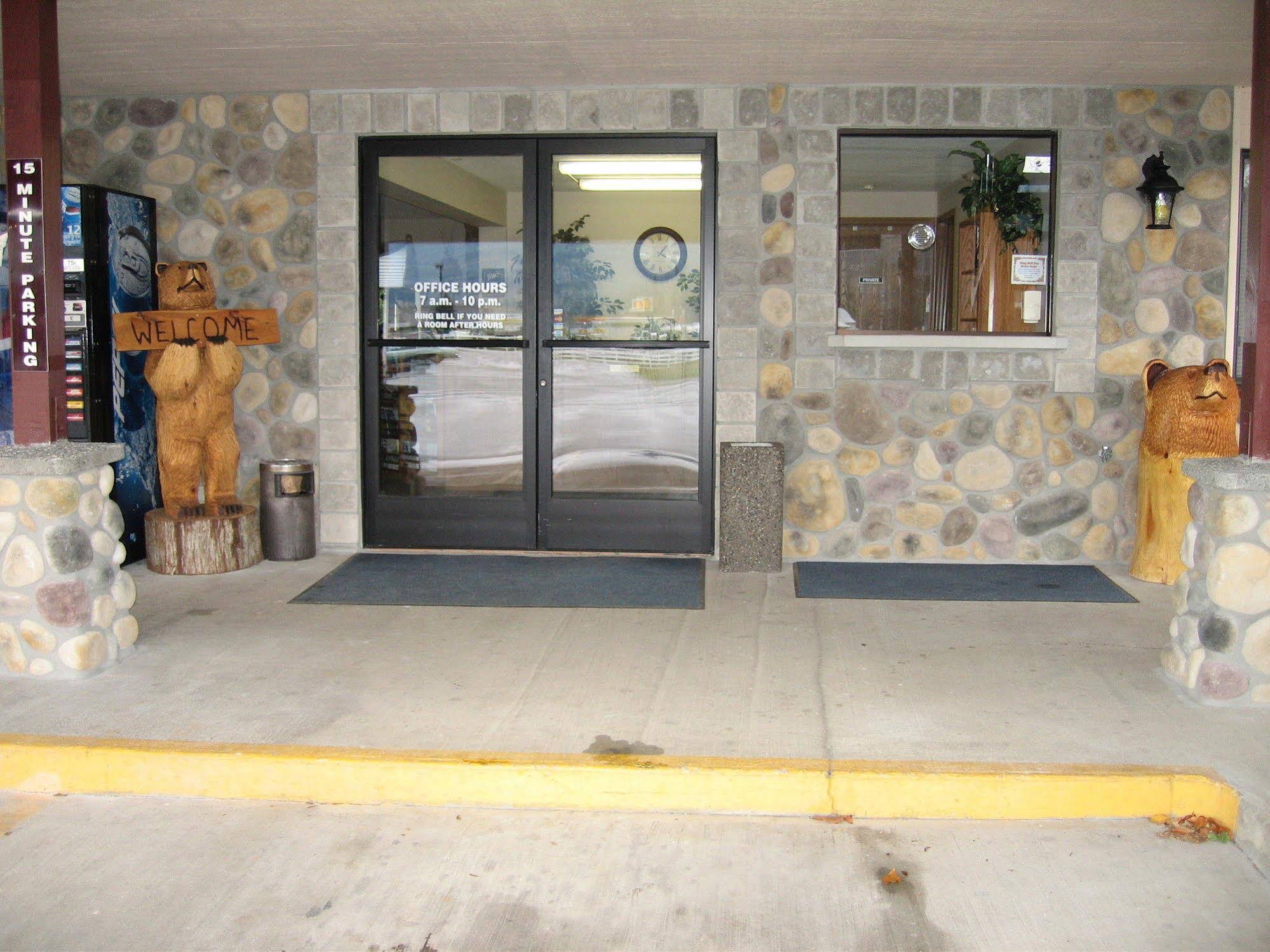 Seasons Motel