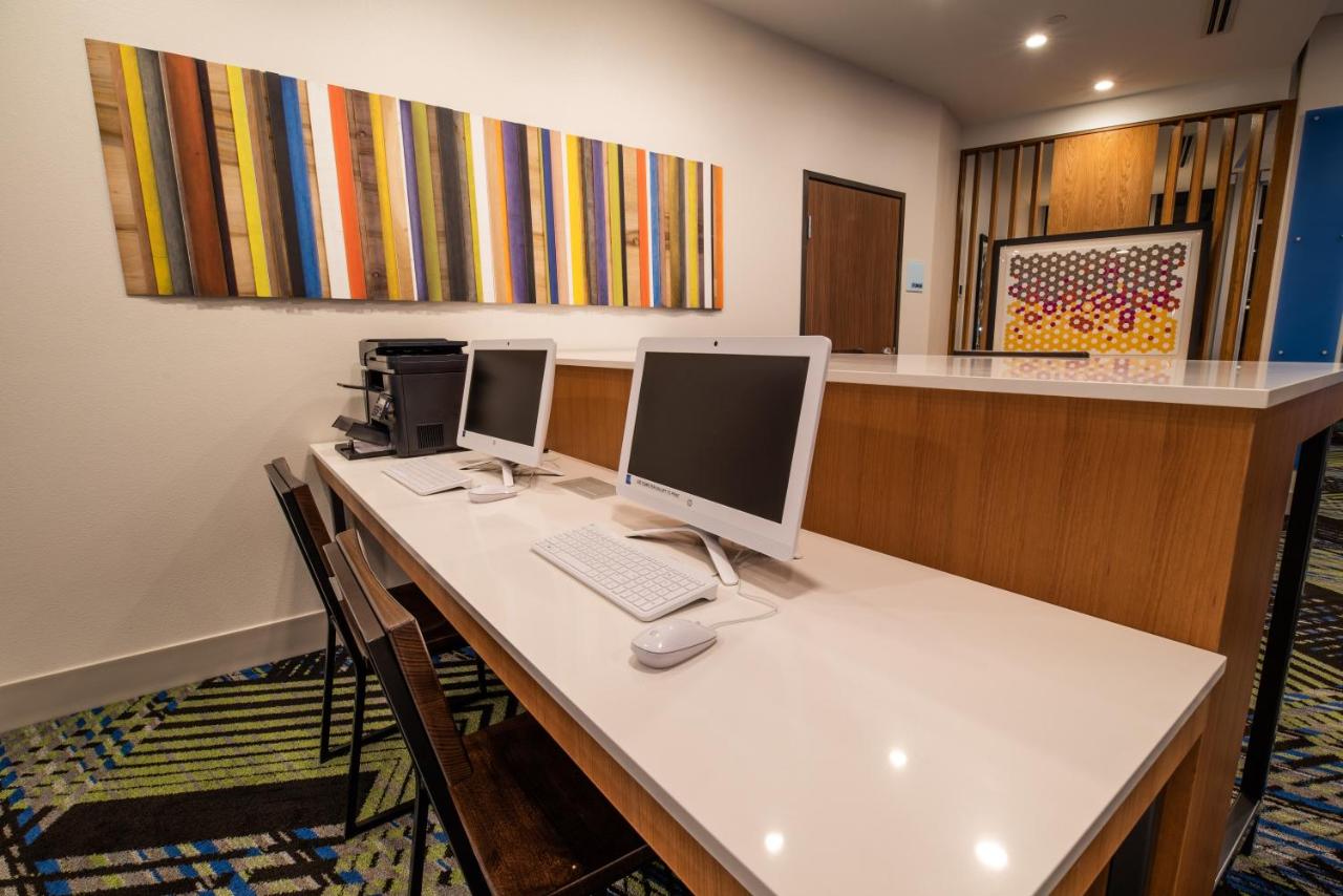 Holiday Inn Express & Suites Moses Lake