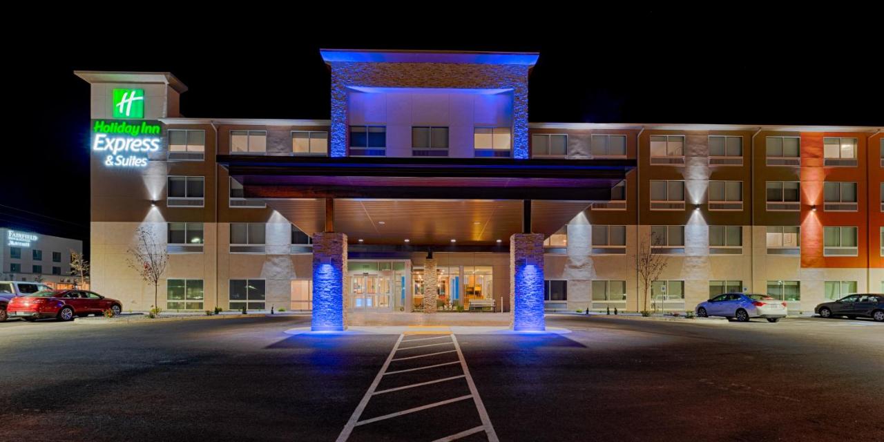 Holiday Inn Express & Suites Moses Lake
