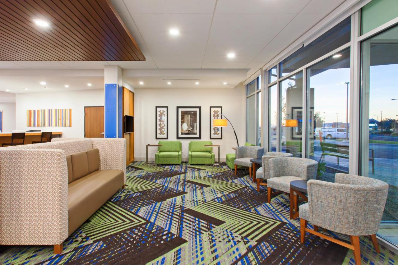 Holiday Inn Express & Suites Moses Lake