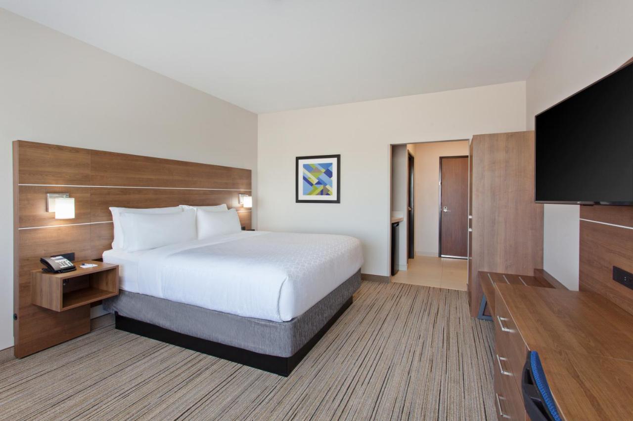 Holiday Inn Express & Suites Moses Lake
