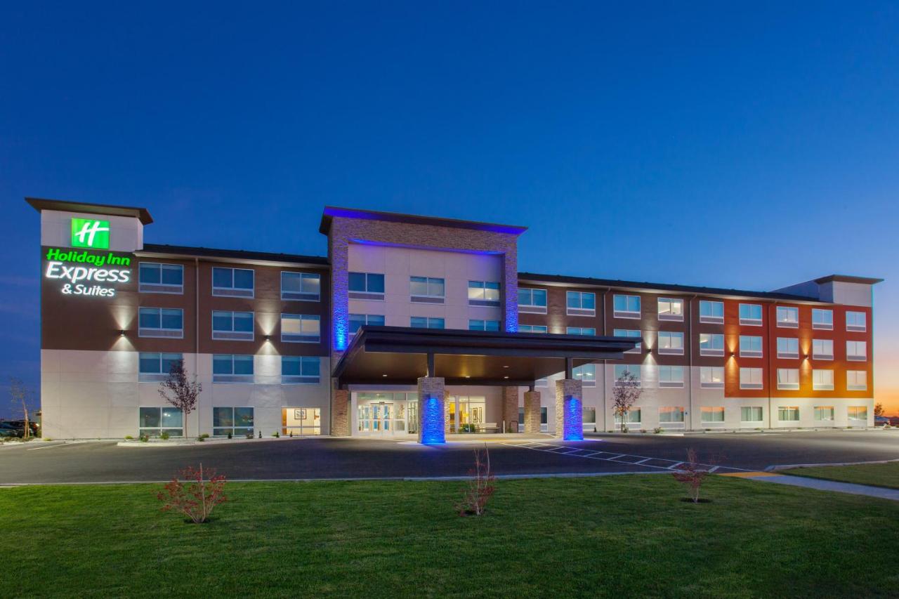 Holiday Inn Express & Suites Moses Lake