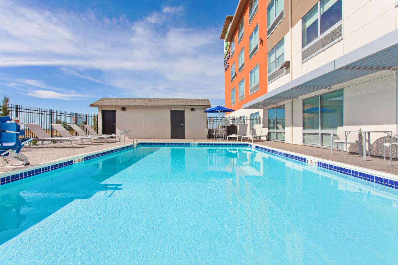 Holiday Inn Express & Suites Moses Lake