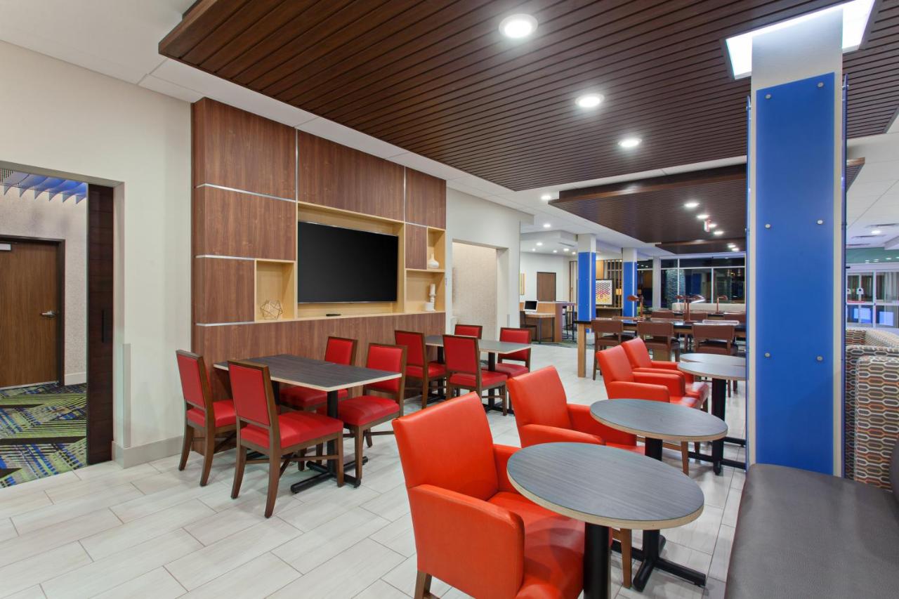 Holiday Inn Express & Suites Moses Lake