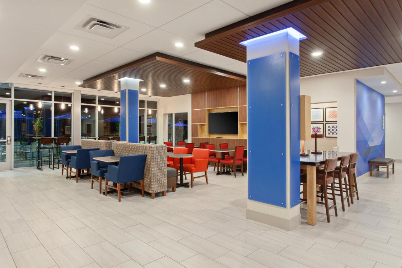 Holiday Inn Express & Suites Moses Lake