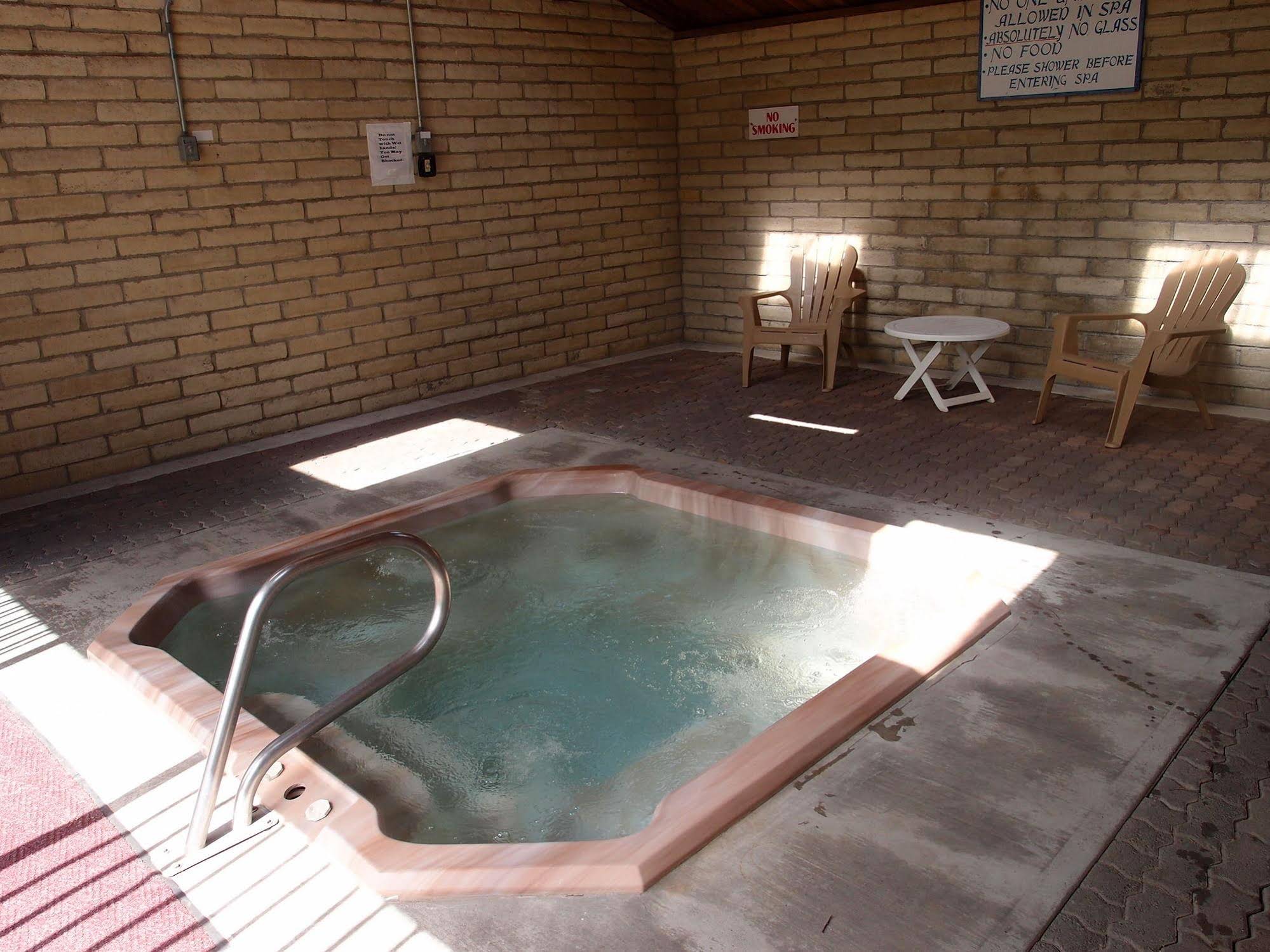 Motel Oasis