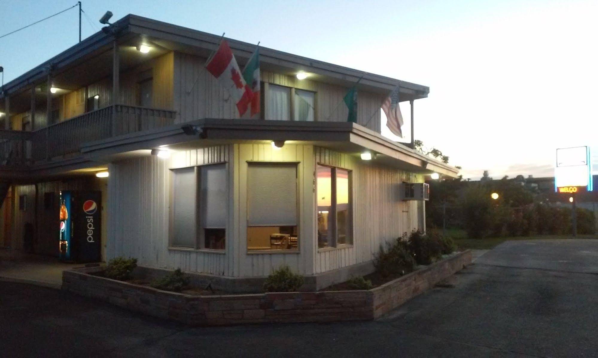 Motel Oasis
