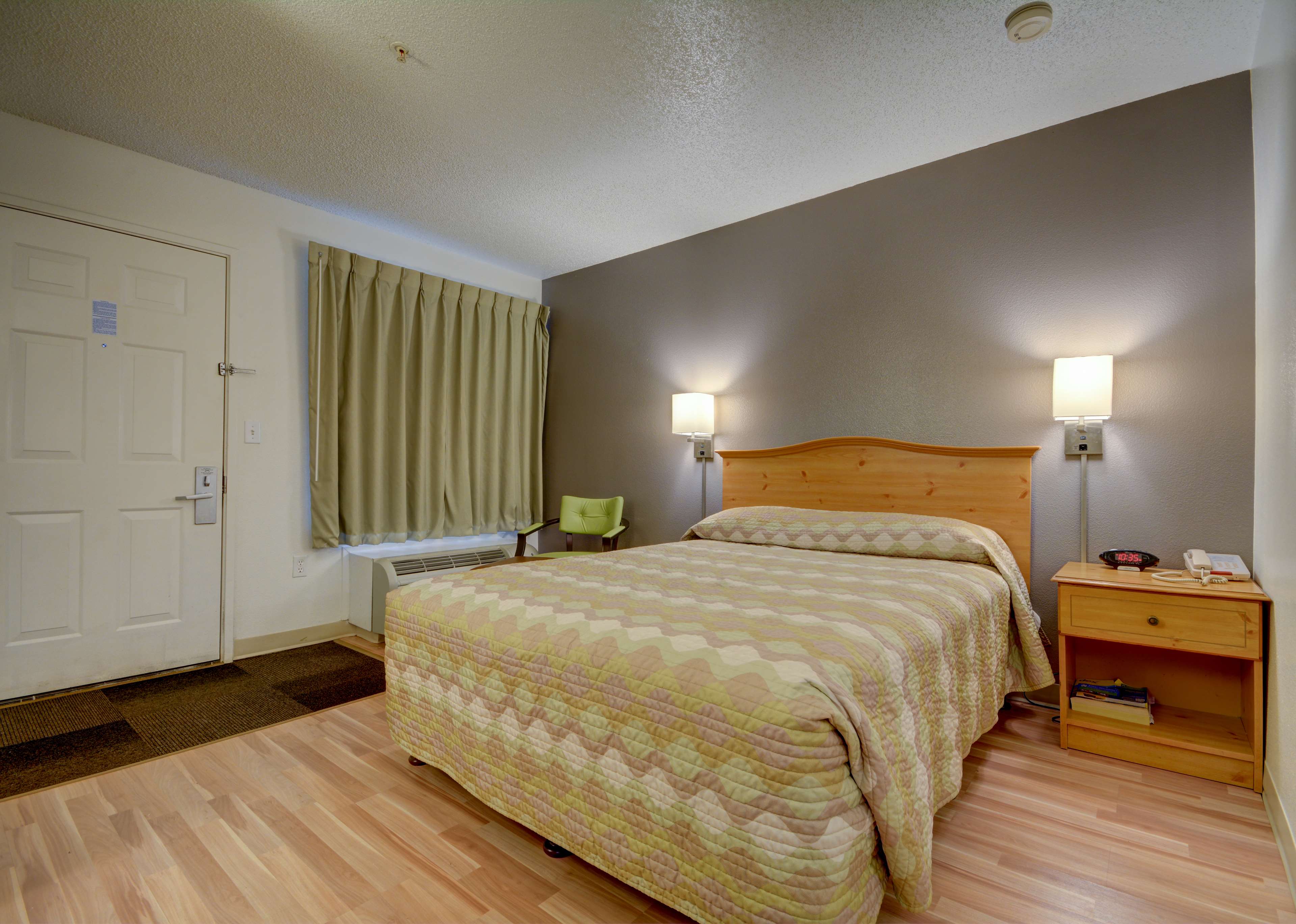 Studio 6 Seattle Mountlake Terrace