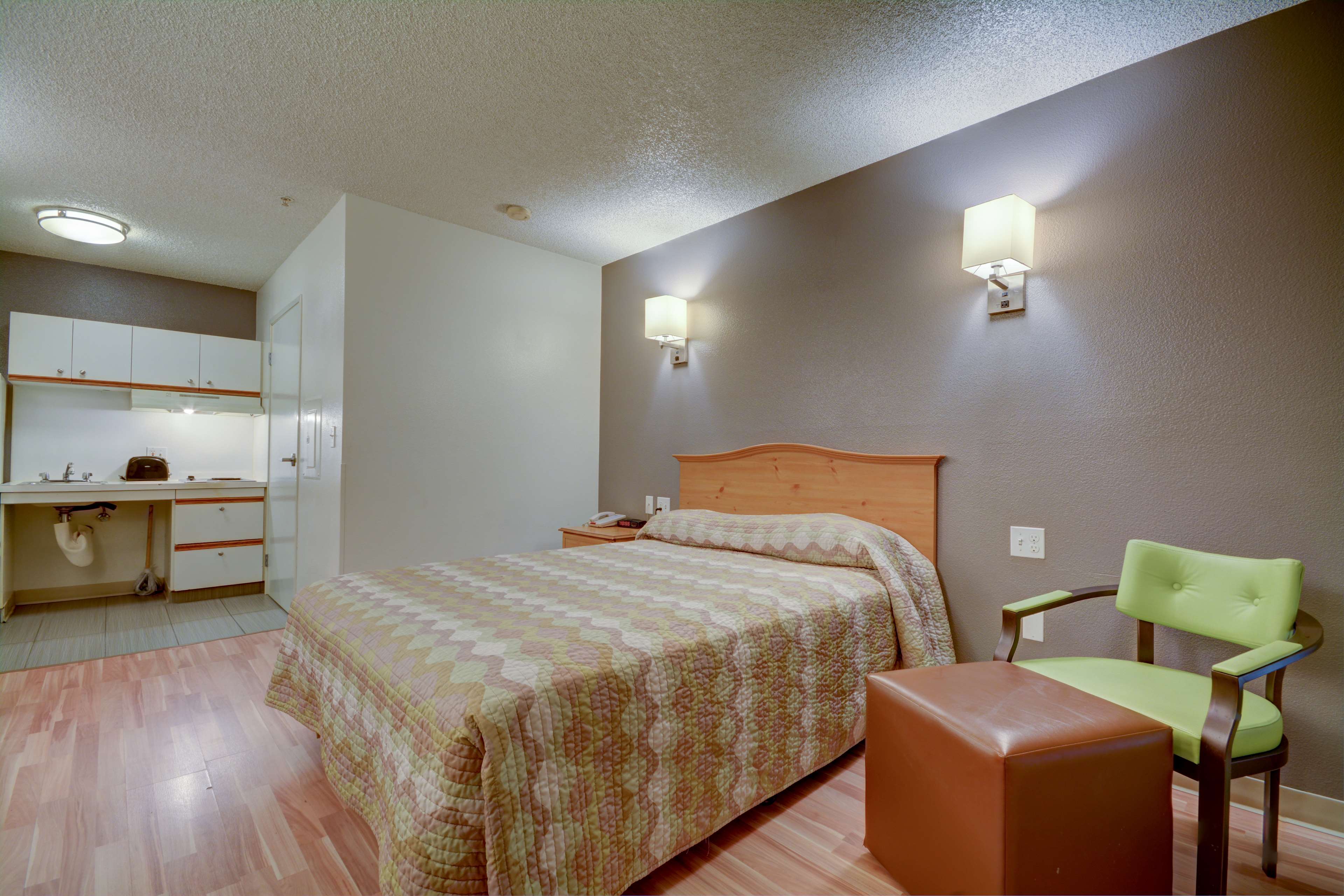 Studio 6 Seattle Mountlake Terrace