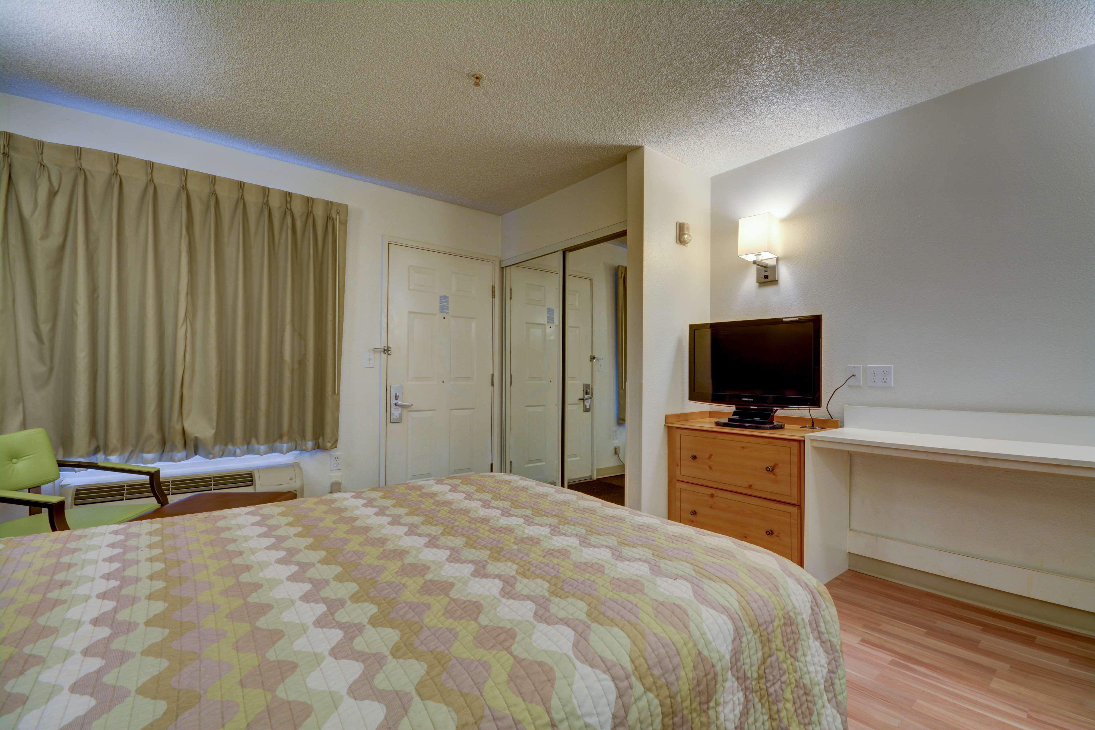 Studio 6 Seattle Mountlake Terrace
