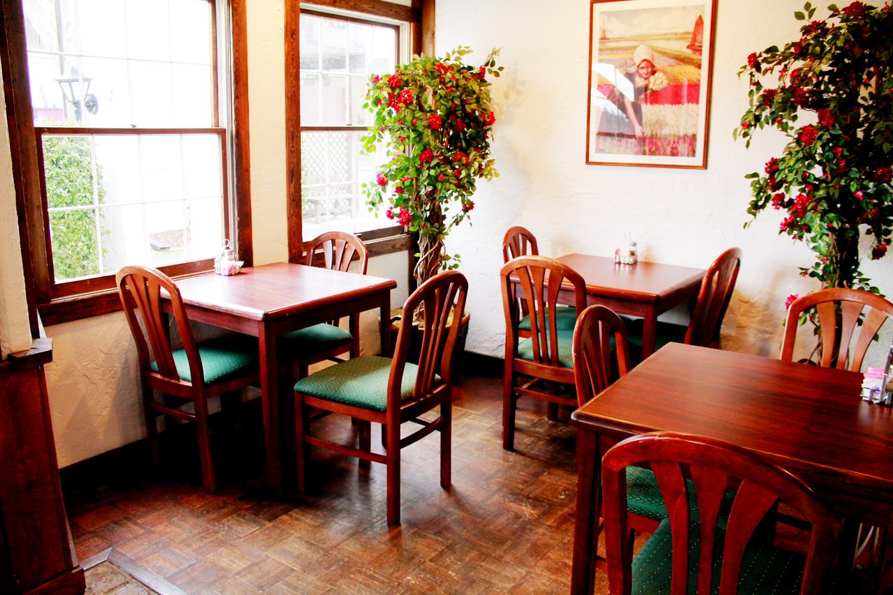 Auld Holland Inn