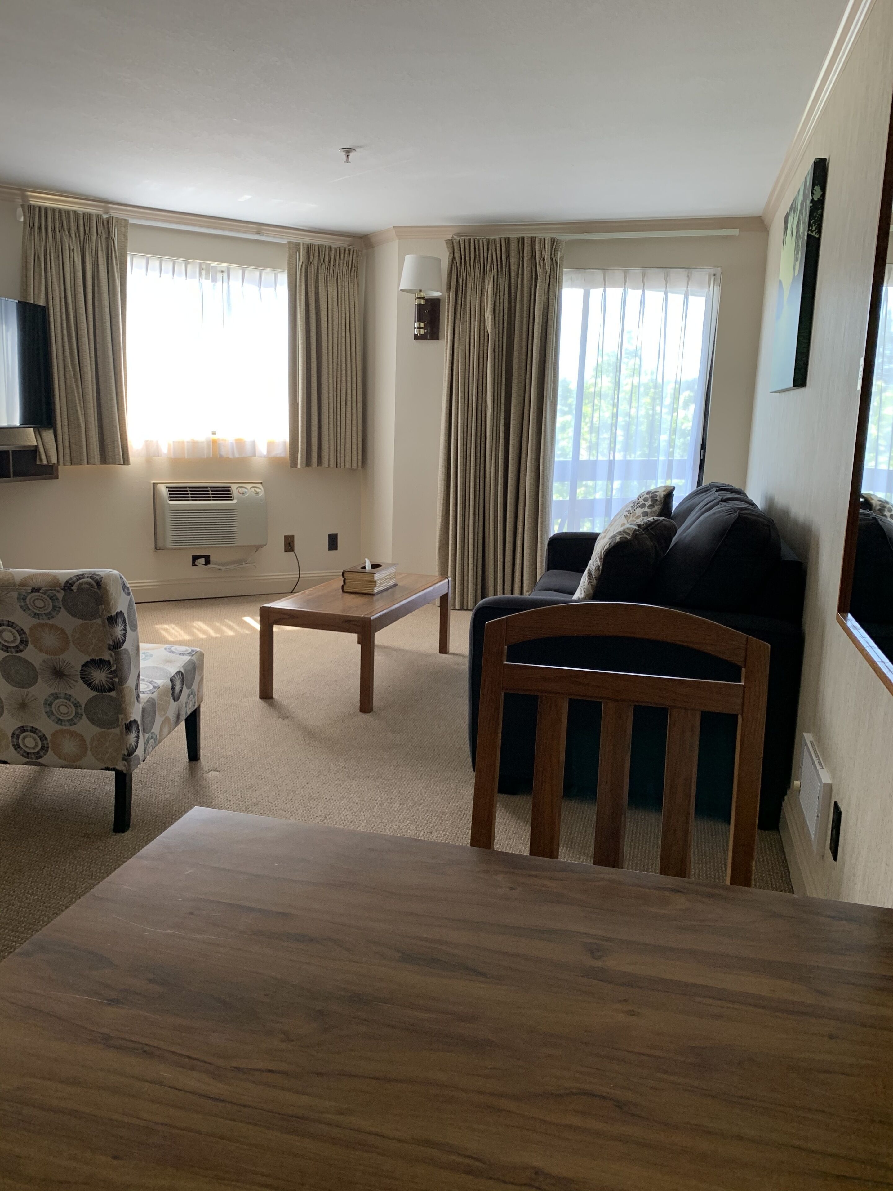 Coachman Inn