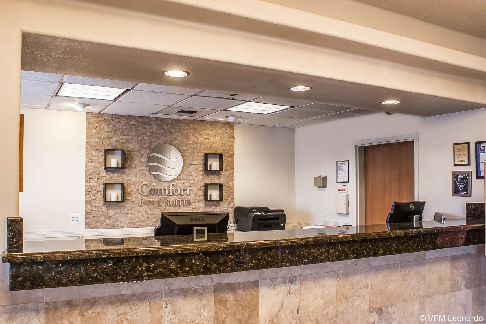 Comfort Inn & Suites