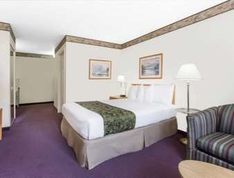 Days Inn by Wyndham Ocean Shores