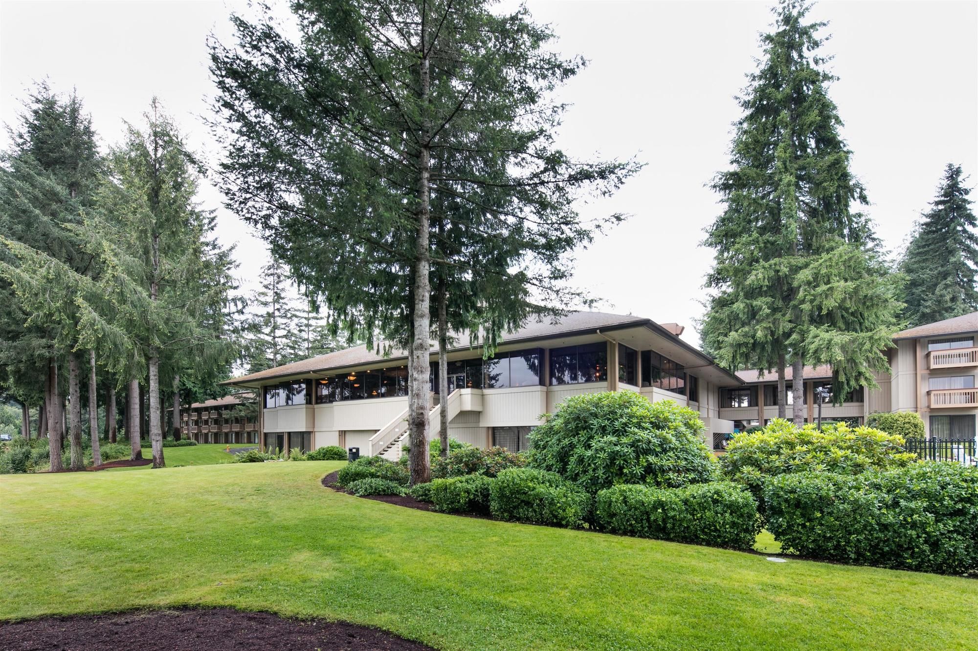 Olympia Hotel at Capitol Lake