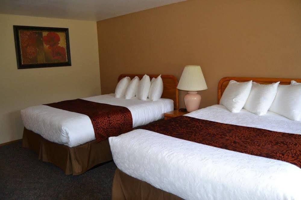 Cowlitz River Lodge
