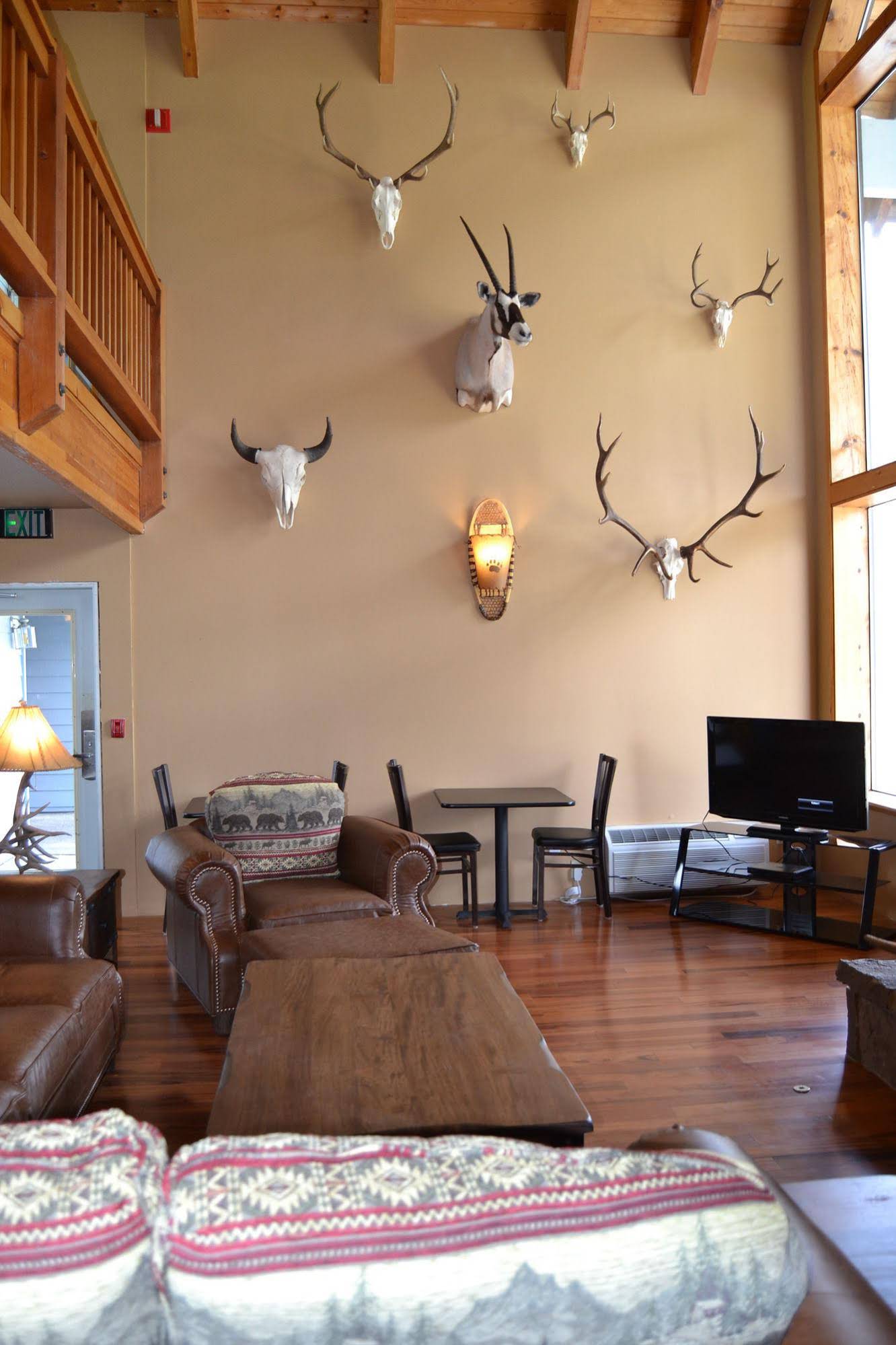 Cowlitz River Lodge