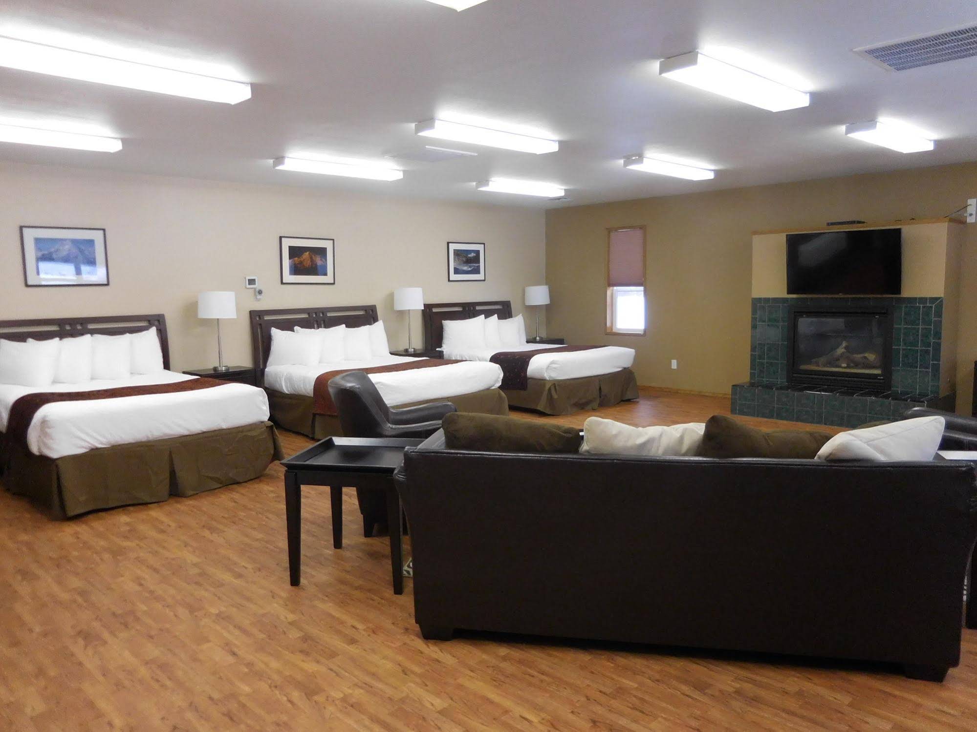 Cowlitz River Lodge