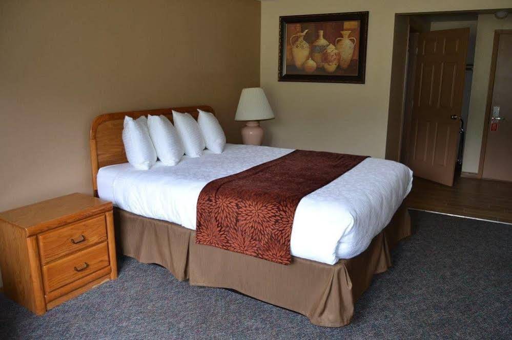 Cowlitz River Lodge