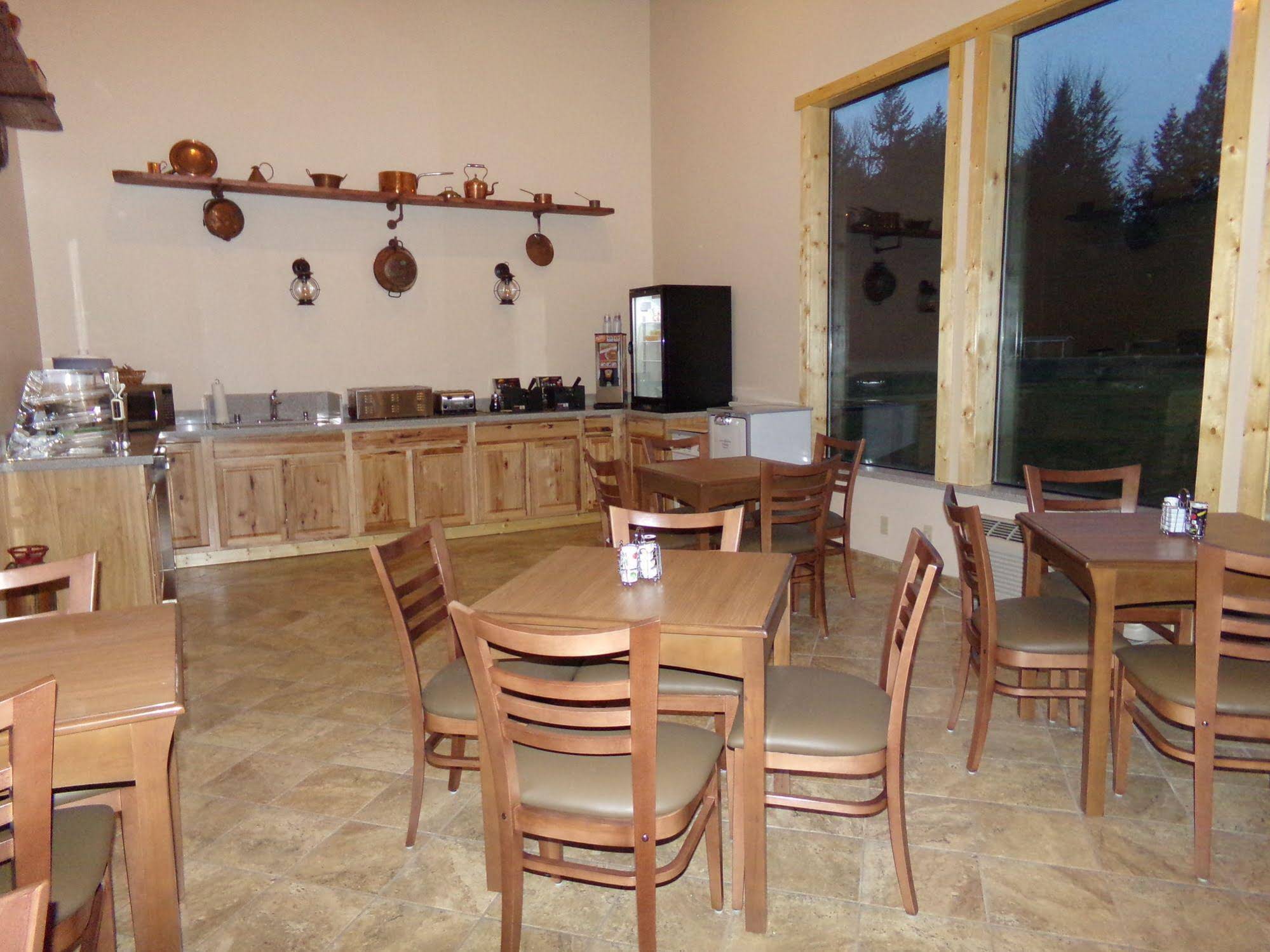 Cowlitz River Lodge