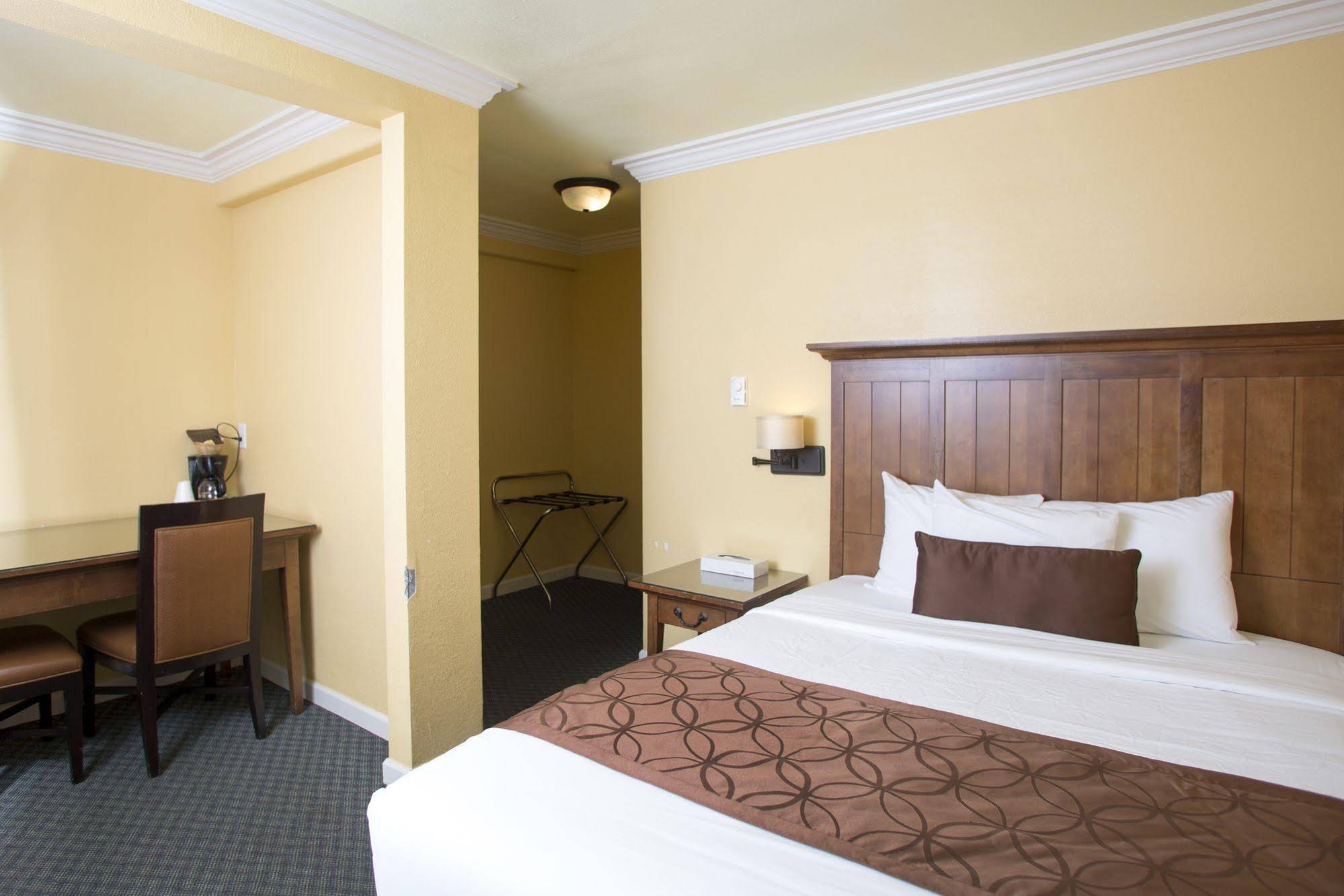 Royal Victorian Motel