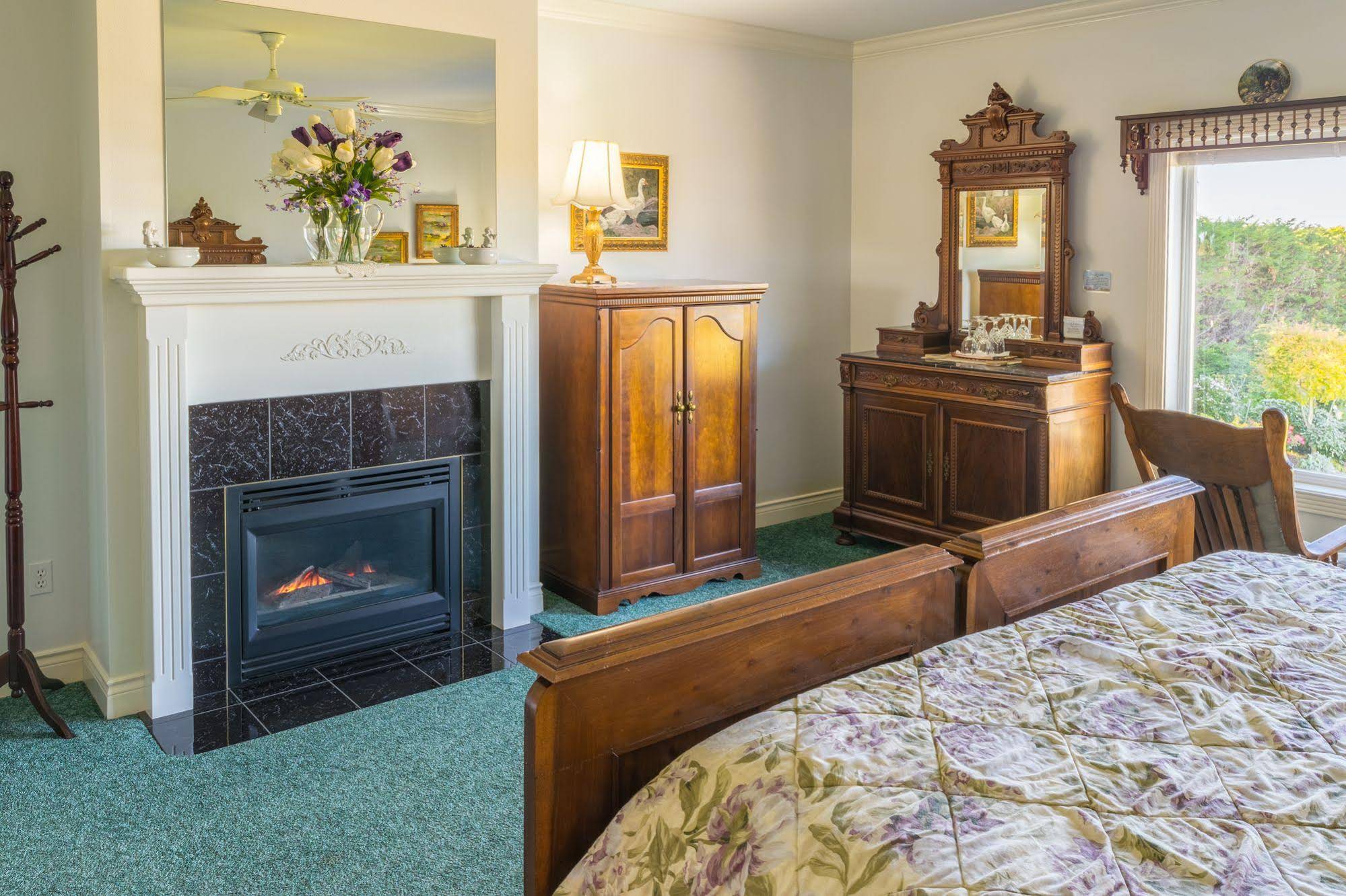 Sea Cliff Gardens Bed & Breakfast