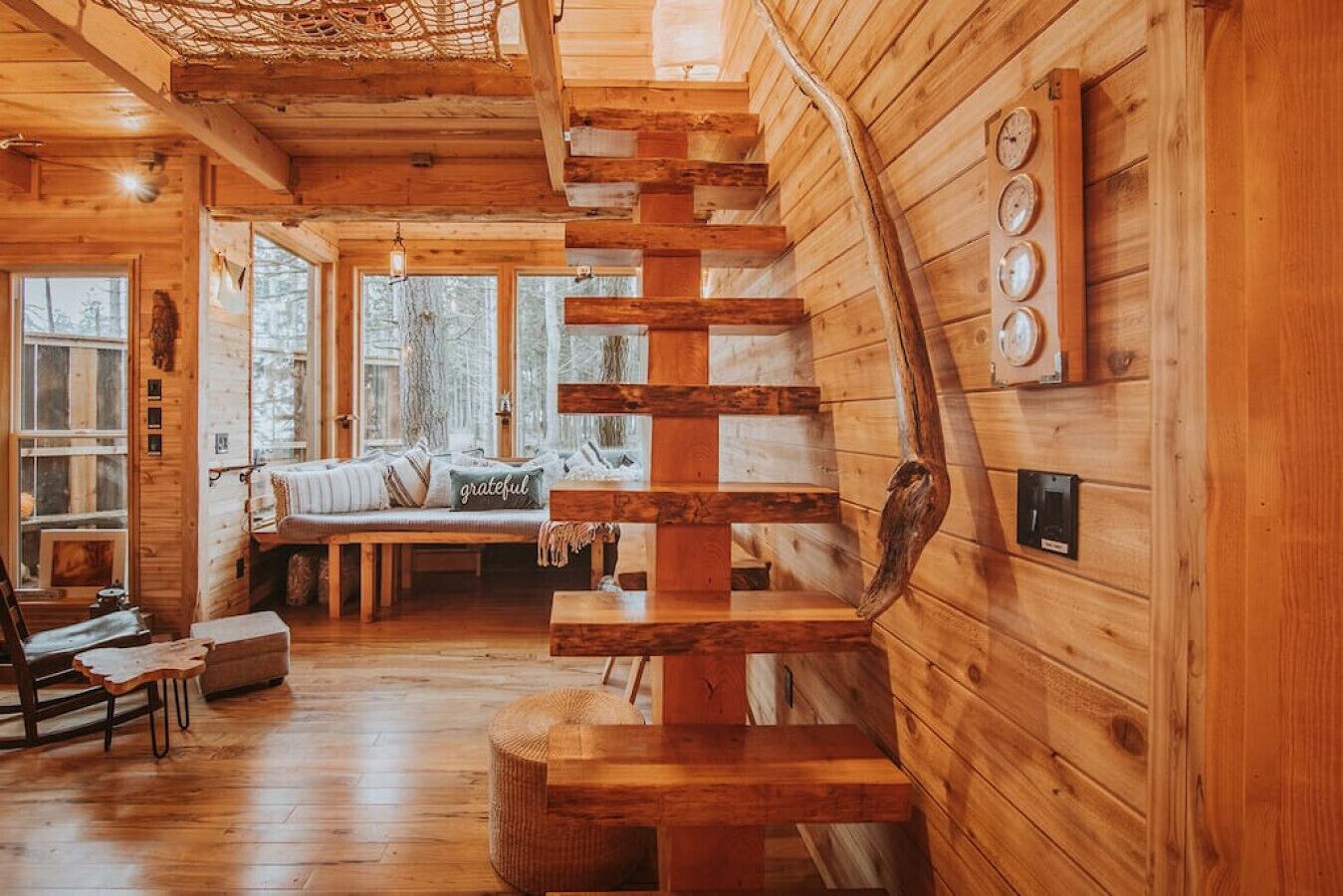 Treehouse Over the Water Eagles Nest