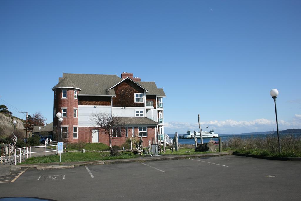 Tides Inn & Suites
