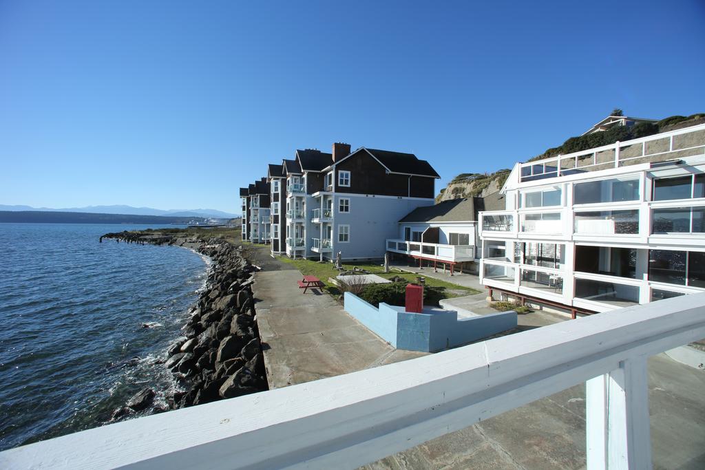 Tides Inn & Suites