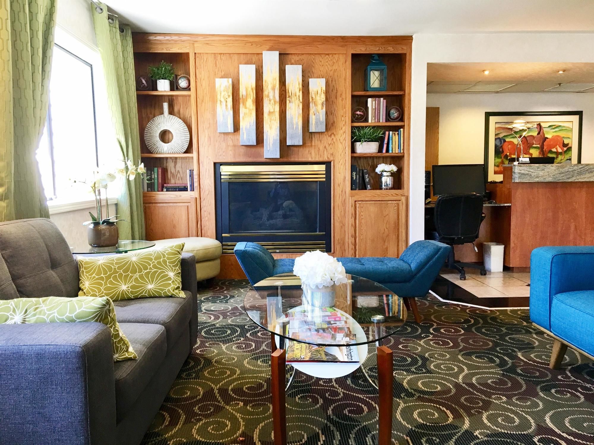 GuestHouse Inn & Suites Poulsbo