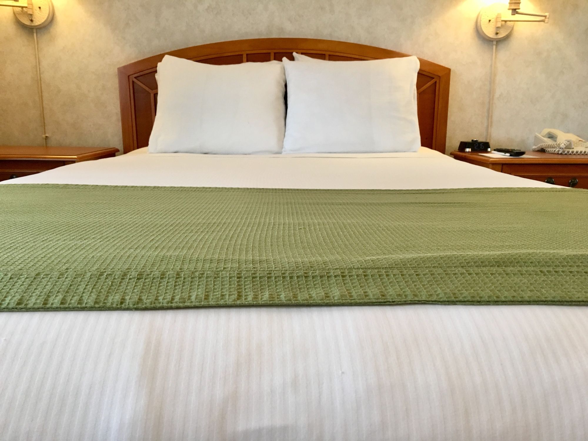 GuestHouse Inn & Suites Poulsbo