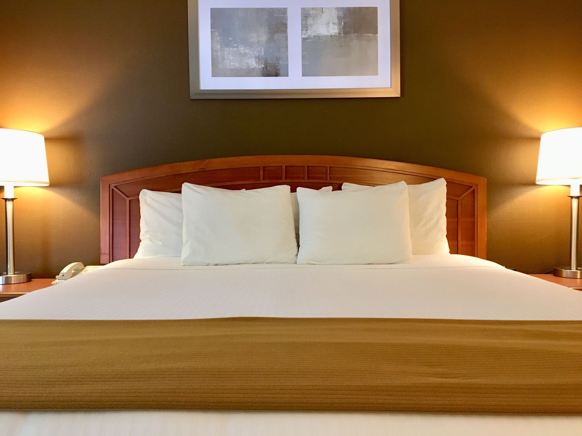 GuestHouse Inn & Suites Poulsbo